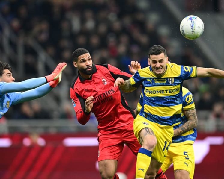 Parma strike blow to AC Milan's title hopes with 1-0 win