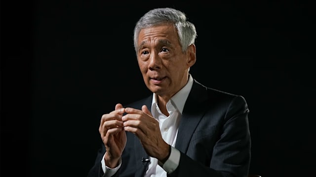 李资政今天到曼谷 向已故泰国王太后诗丽吉致哀