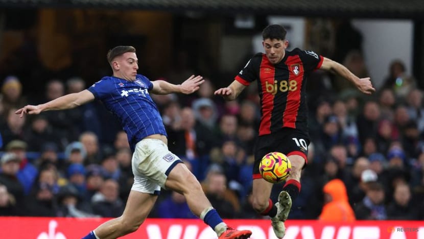 Chelsea stage comeback win at Tottenham to go second, Arsenal drop points Chelsea stage comeback win at Tottenham to go second, Arsenal drop points