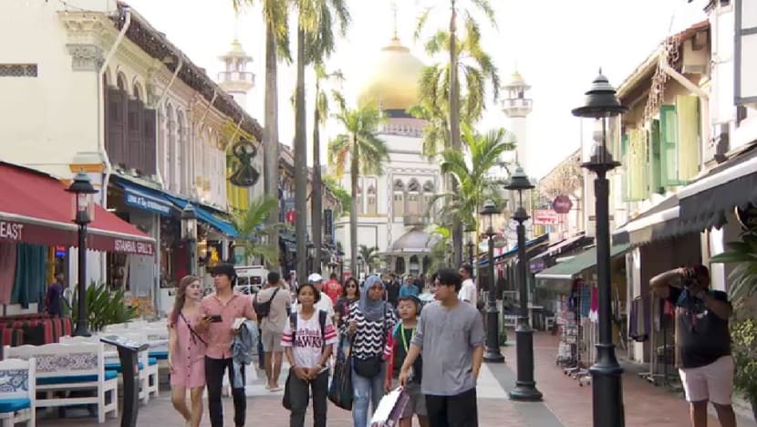 F1 SG bawa tuah buat para peniaga Kampong Gelam, jualan naik sehingga 20% F1 SG bawa tuah buat para peniaga Kampong Gelam, jualan naik sehingga 20%