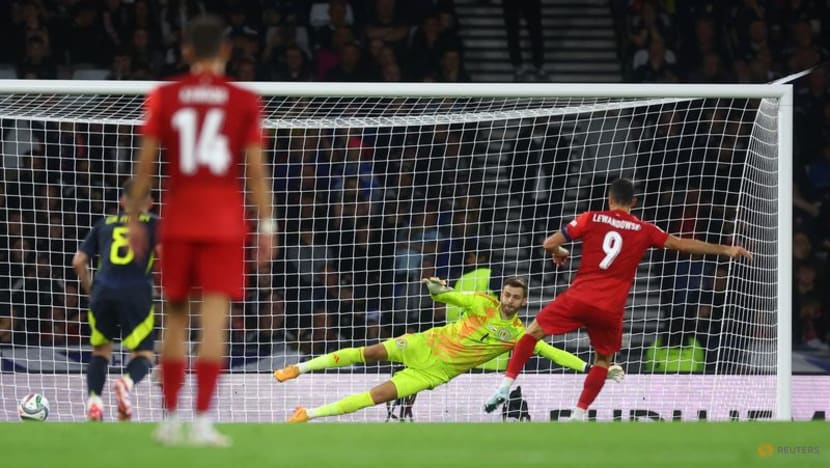 Poland beat Scotland 3-2 with last-gasp penalty Poland beat Scotland 3-2 with last-gasp penalty