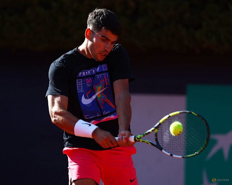 Alcaraz overcomes teething trouble on tweaked serve to beat Michelsen in Tokyo