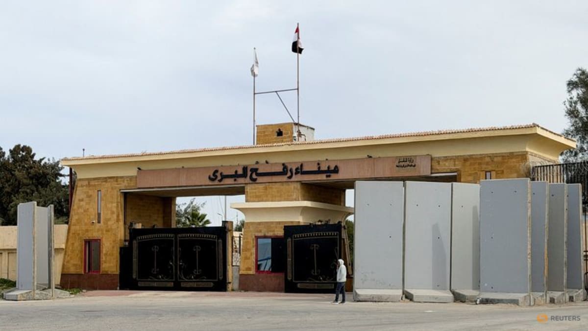 Hamas calls for immediate opening of Gaza's Rafah crossing to Egypt