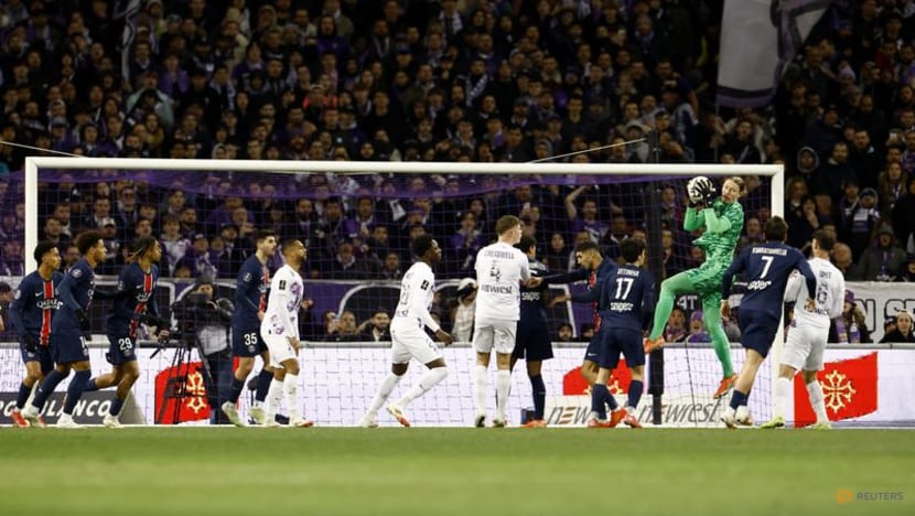 PSG extend unbeaten run with win at Toulouse