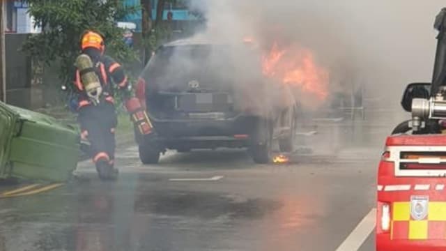 芽笼18巷汽车自燃 民众：传数次爆炸声