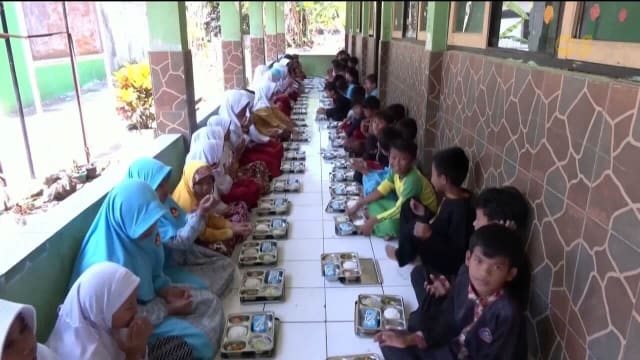 印尼逾360人吃免费学校午餐后食物中毒