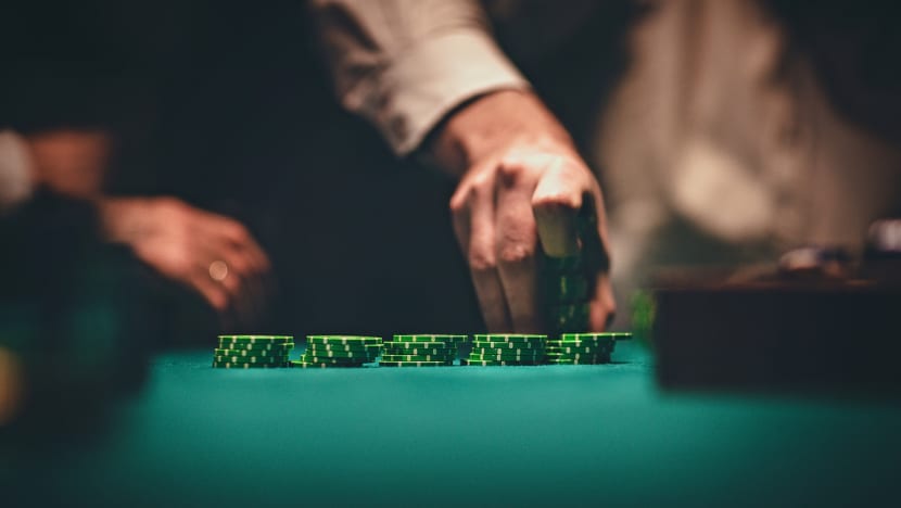 Syndicate member allegedly used phone to record cards dealt in Marina Bay Sands Casino Syndicate member allegedly used phone to record cards dealt in Marina Bay Sands Casino