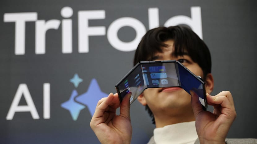 Samsung rilis Galaxy Z TriFold dengan layar tiga lipatan, berapa harganya?