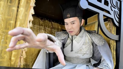 Bryan Wong's Fans In China Travelled For Hours Just To See Him On The Hengdian Set Of A Quest To Heal