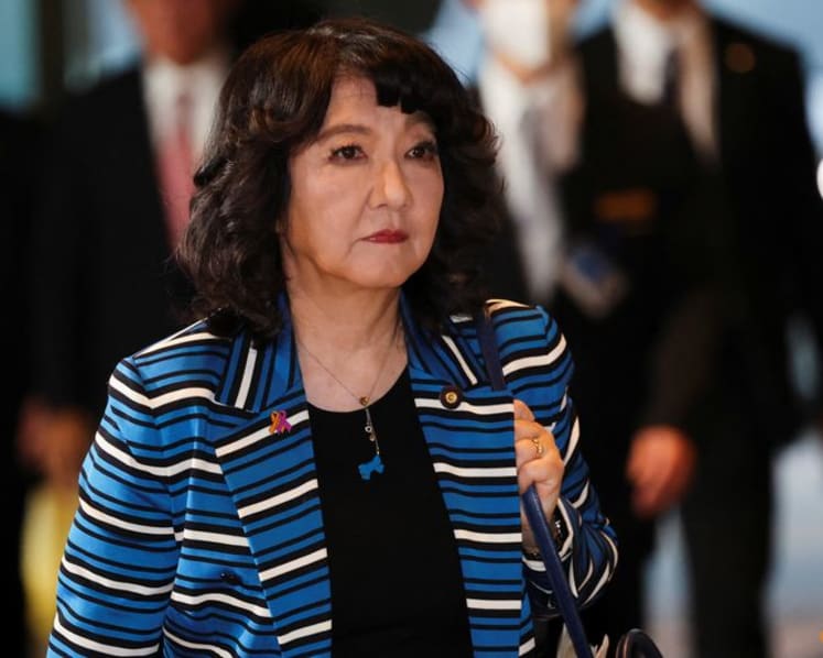 Japan finance minister says 'alarmed' over yen's volatility