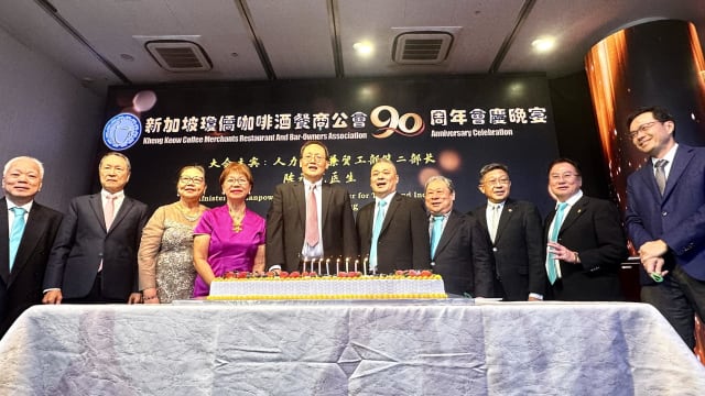 琼侨咖啡酒餐商公会庆90周年 陈诗龙赞扬公会倡导少糖的健康意识