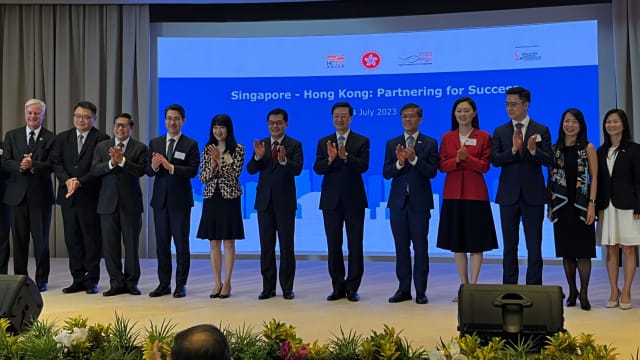 新港签署备忘录 进一步加强两地商家经贸合作