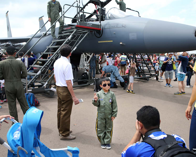 Aerial stunts, aircraft displays delight 80,000-strong crowd at S’pore Airshow