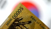 US, South Korea agree not to target FX rates for trade advantage