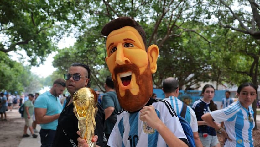 Scaloni hails '12th man' as Argentina fans hit Miami