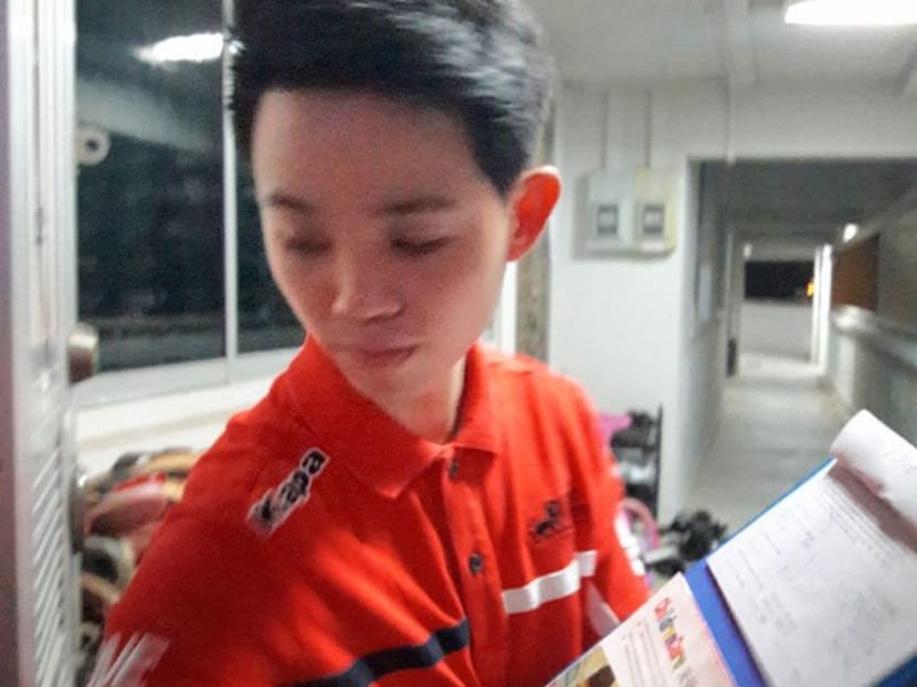 In a post that has been shared more than 600 times, Facebook user Effendi Baba told his account of man (pictured) who knocked on his door, asking for a donation on behalf of Great Eastern. Photo: Facebook/Effendi Baba