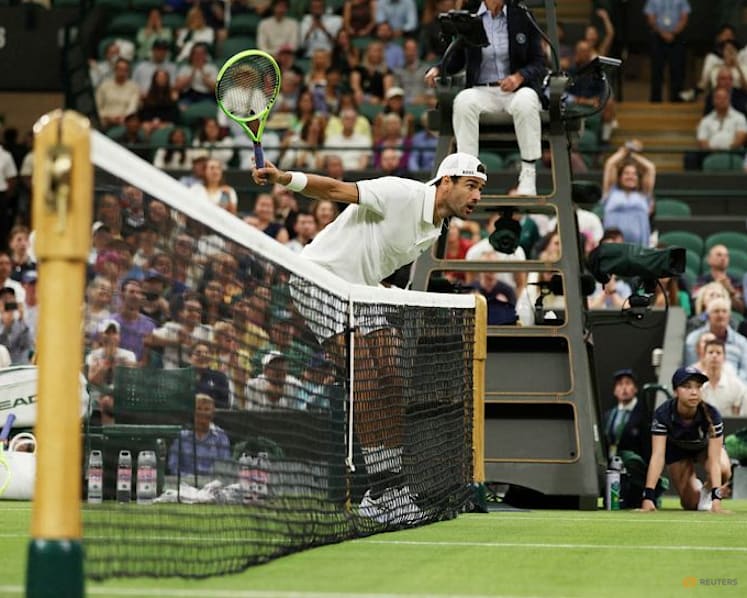 Wawrinka bows out of final Wimbledon after loss to Berrettini