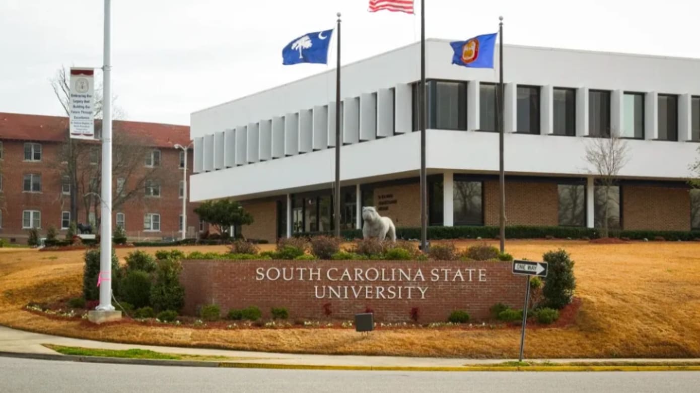 美国南卡州立大学发生枪击案 酿二死一伤