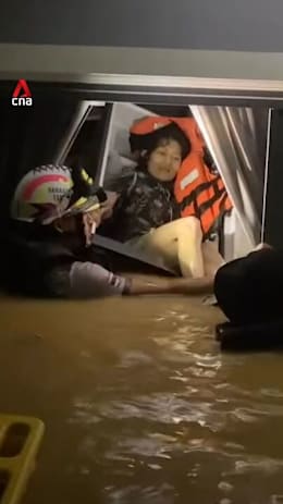 Hat Yai floods: Daughter keeps drowned mother's body in fridge to stop it drifting away