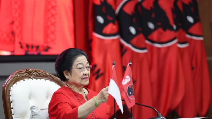 Apa alasan Megawati Soekarnoputri tidak mau punya HP? Apa alasan Megawati Soekarnoputri tidak mau punya HP?