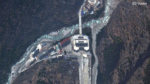 尼泊尔中国边境堰塞湖恐溃决 喜马拉雅山区或再爆洪灾
