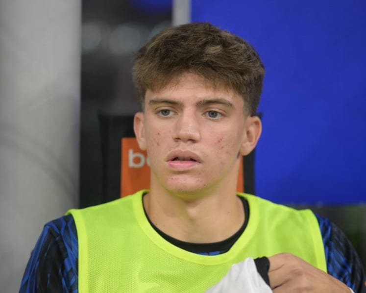 Chelsea sign defender Palestra from Atalanta