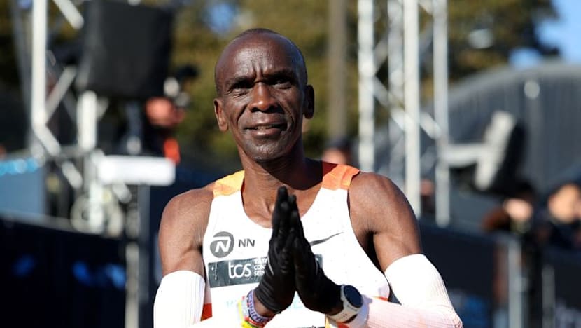 Eliud Kipchoge ends three-year drought, wins Melbourne Marathon