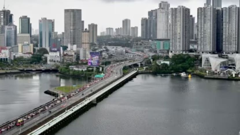 Kesesakan trafik dijangka di pusat pemeriksaan Woodlands, Tuas sempena cuti sekolah bulan Sep Kesesakan trafik dijangka di pusat pemeriksaan Woodlands, Tuas sempena cuti sekolah bulan Sep