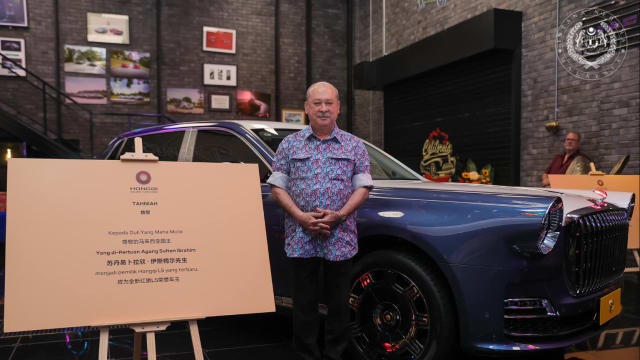 中国赠马国元首新款红旗L5豪车 