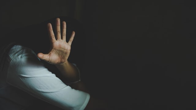 涉教室内轮奸女学生  马国两中学生面控一人认罪