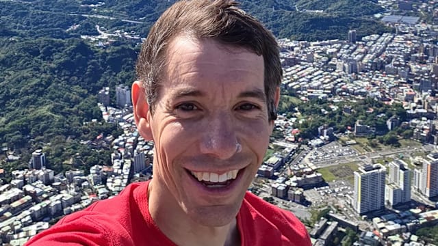 Alex Honnold爬台北101前“非常紧张！笑称女儿爬冰箱“没资格骂”