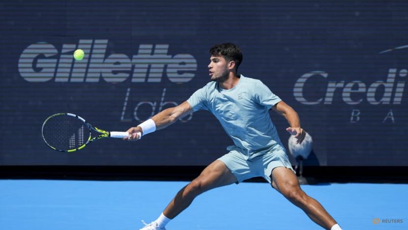 Alcaraz eases past Medjedovic in Cincinnati before rain forces suspension