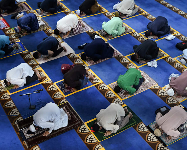 5 mosques to offer 250 spaces each for Friday prayers from Dec 11