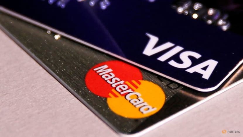 Retailers urge European Commission to crack down on Visa, Mastercard