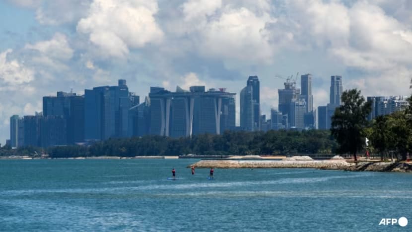 Paip minyak bocor: Kegiatan air, renang di Taman East Coast, pulau di selatan SG boleh disambung Paip minyak bocor: Kegiatan air, renang di Taman East Coast, pulau di selatan SG boleh disambung
