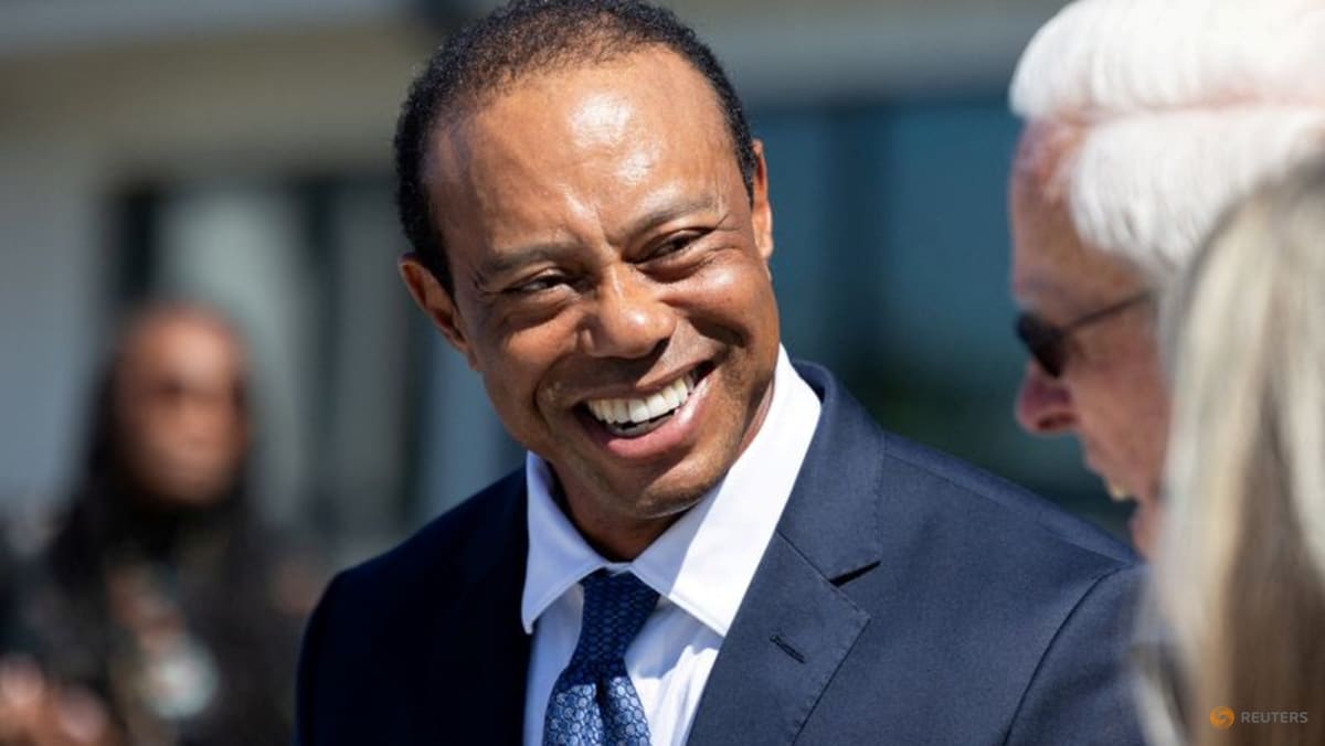 Tiger Woods arrested on DUI charge after Florida car crash