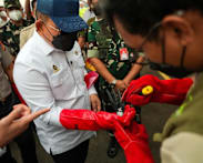 Indonesia to use dry ice to clear haze from forest fires