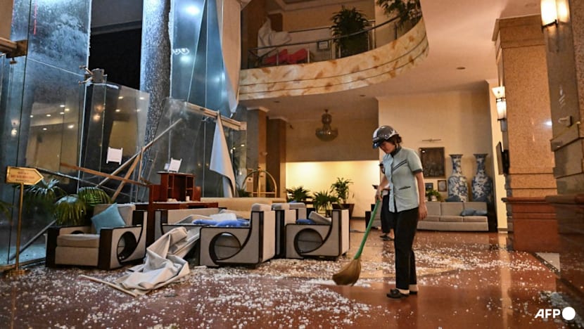 Typhoon Kalmaegi hits Vietnam after killing 140 in Philippines