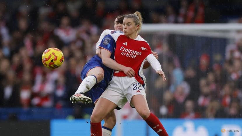 Reiten penalty gives Chelsea 1-0 win as Arsenal's McCabe sees red Reiten penalty gives Chelsea 1-0 win as Arsenal's McCabe sees red
