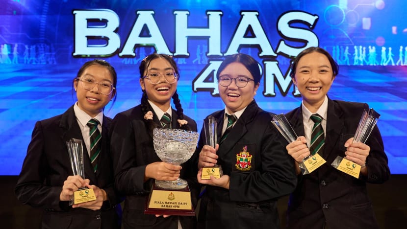 Raffles Institution (RI) juara Bahas 4PM 2024 peringkat posmenengah Raffles Institution (RI) juara Bahas 4PM 2024 peringkat posmenengah