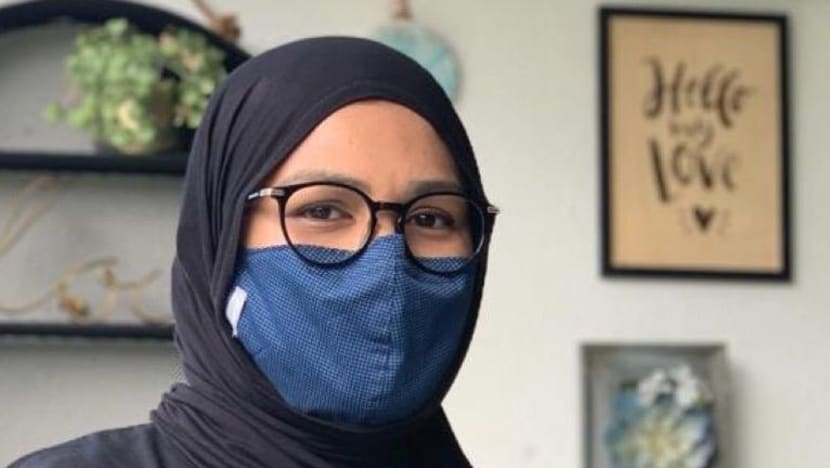 Pereka fesyen Fatimah Mohsin sasar jahit 600 pelitup muka bagi pekerja barisan hadapan Pereka fesyen Fatimah Mohsin sasar jahit 600 pelitup muka bagi pekerja barisan hadapan