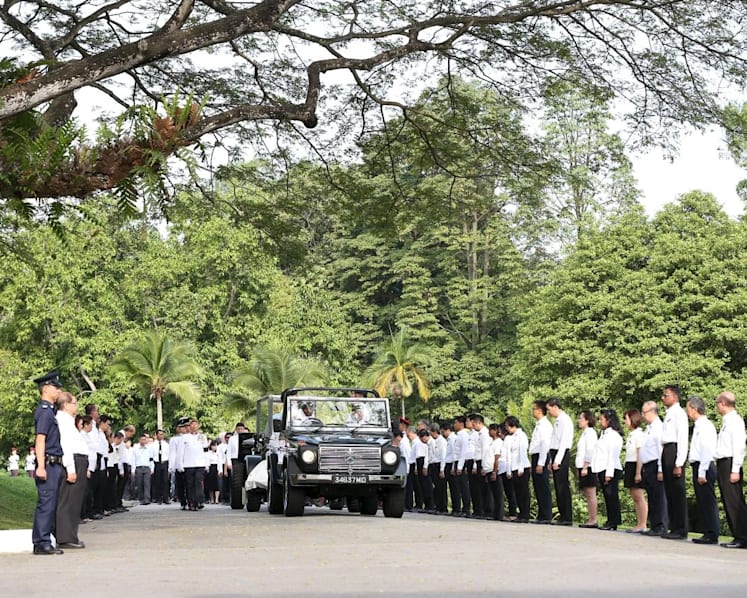 Loyal staff give Mr Lee Kuan Yew final send-off
