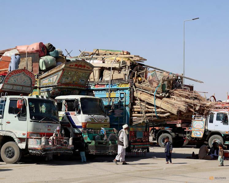 Pakistan and Afghanistan hold peace talks in Doha after fierce clashes