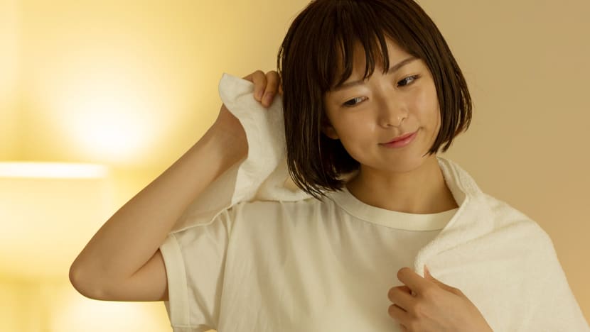 Ini alasan mengapa sebaiknya jangan tidur dengan rambut basah Ini alasan mengapa sebaiknya jangan tidur dengan rambut basah