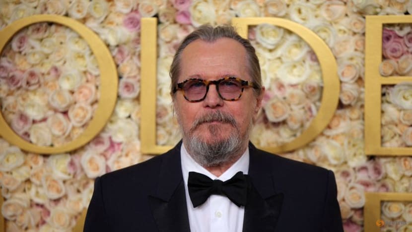 David Beckham and Gary Oldman awarded knighthoods David Beckham and Gary Oldman awarded knighthoods