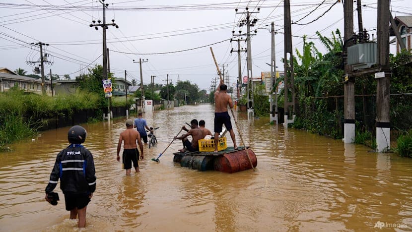 இலங்கை வெள்ளம் - உணவின்றித் தவிக்கும் மக்கள்