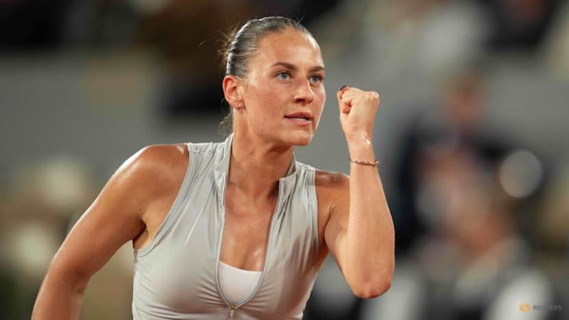 Kostyuk comes out on top in all-Ukrainian match to reach last four in Paris