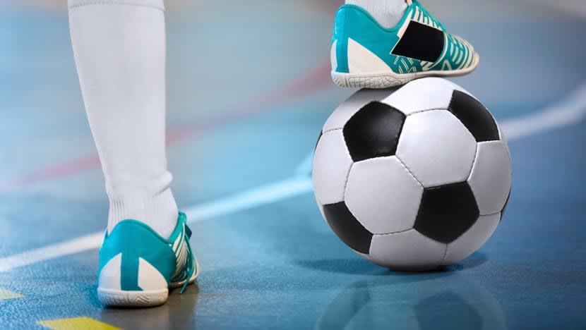 Pasangan bapa, anak dihukum penjara; belasah remaja 13 tahun yang bermain bola sepak di kawasan awam  