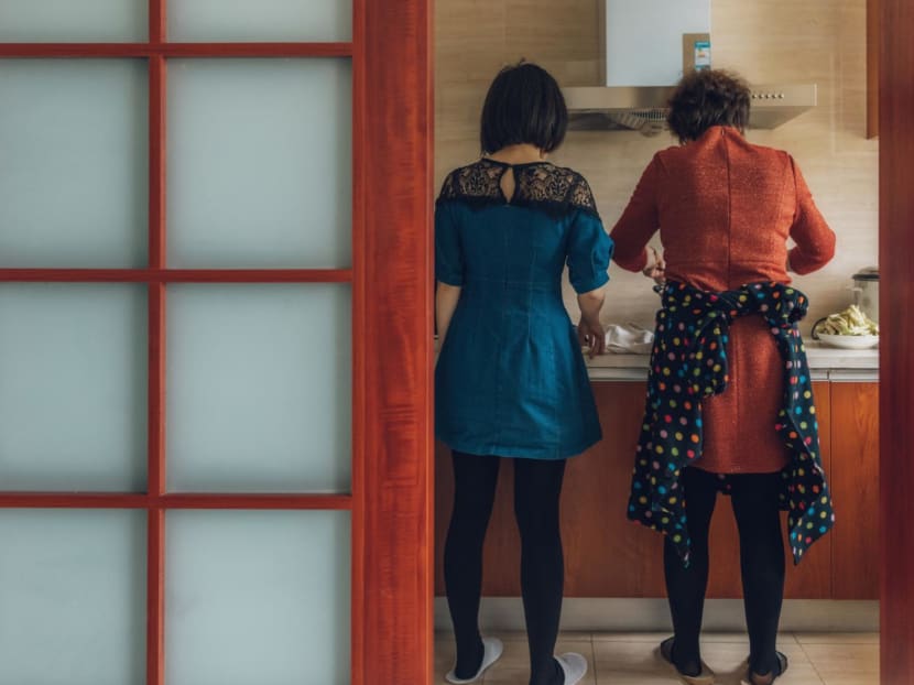 Sexism at home: What happens when a woman experiences this with her parents? What should she do? Sexism at home: What happens when a woman experiences this with her parents? What should she do?
