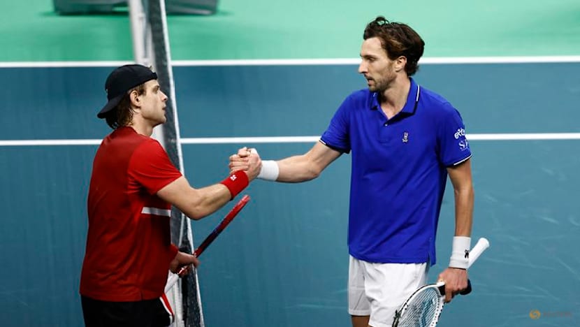 Bergs sends Belgium past France into Davis Cup semi-finals
